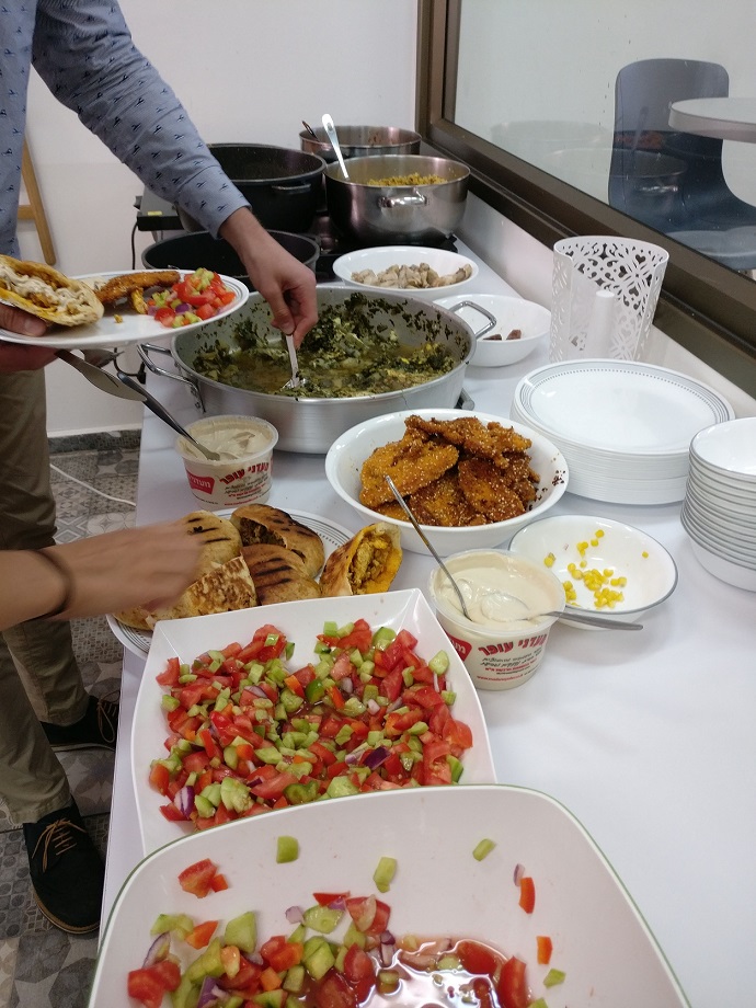  Israeli lunch 